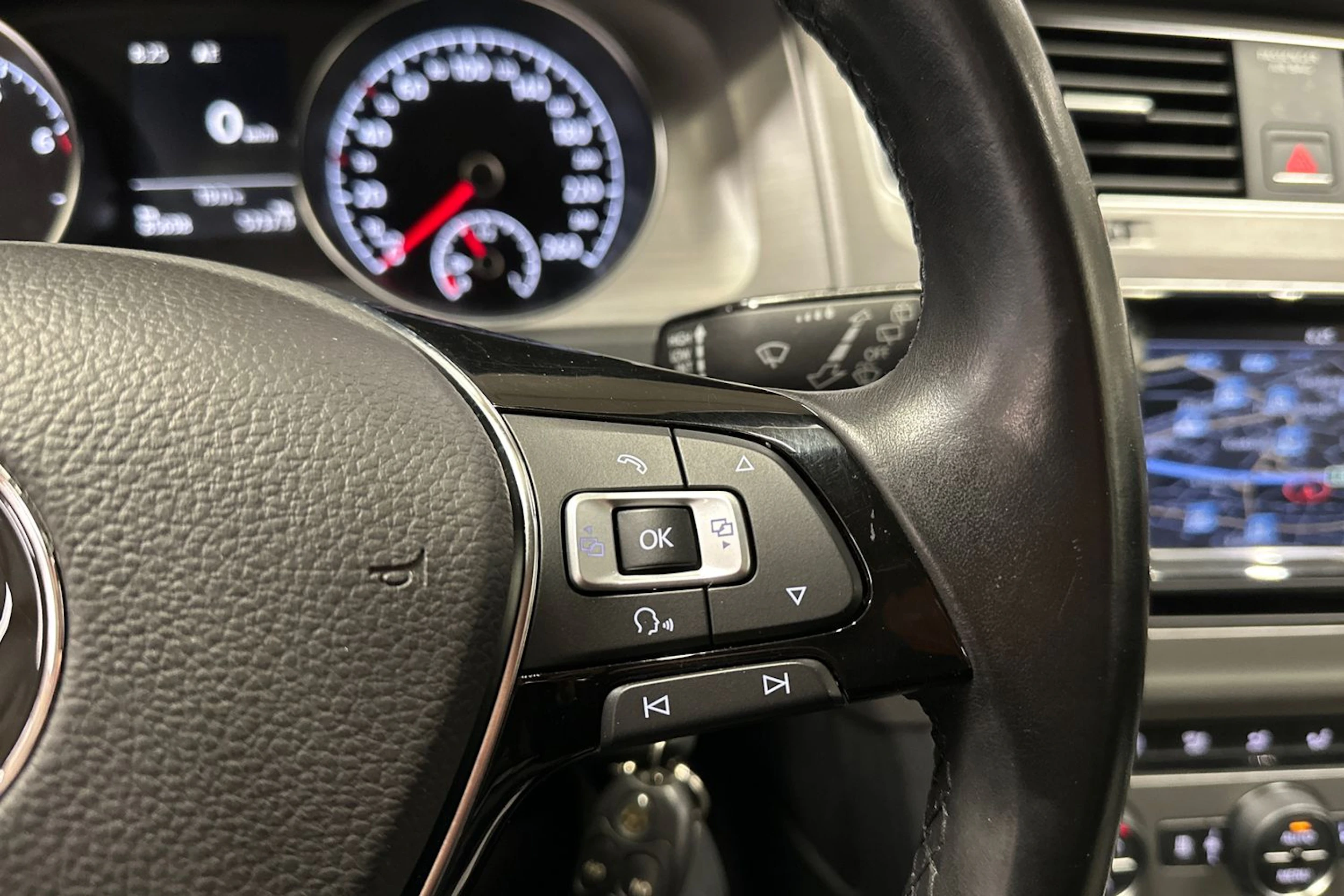 valkoinen Volkswagen Golf 2014 kuva 24.