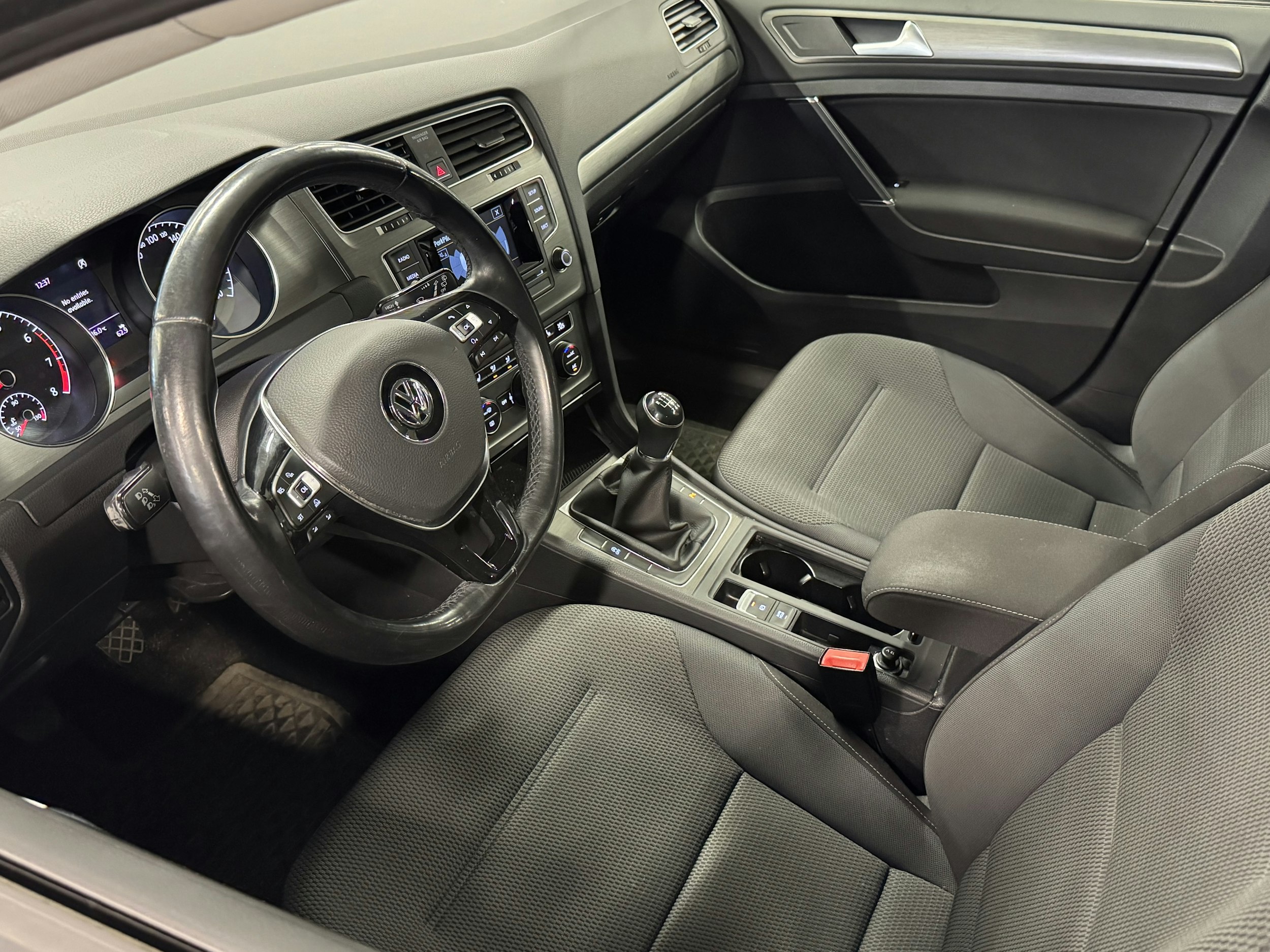 musta Volkswagen Golf 2014 kuva 3.