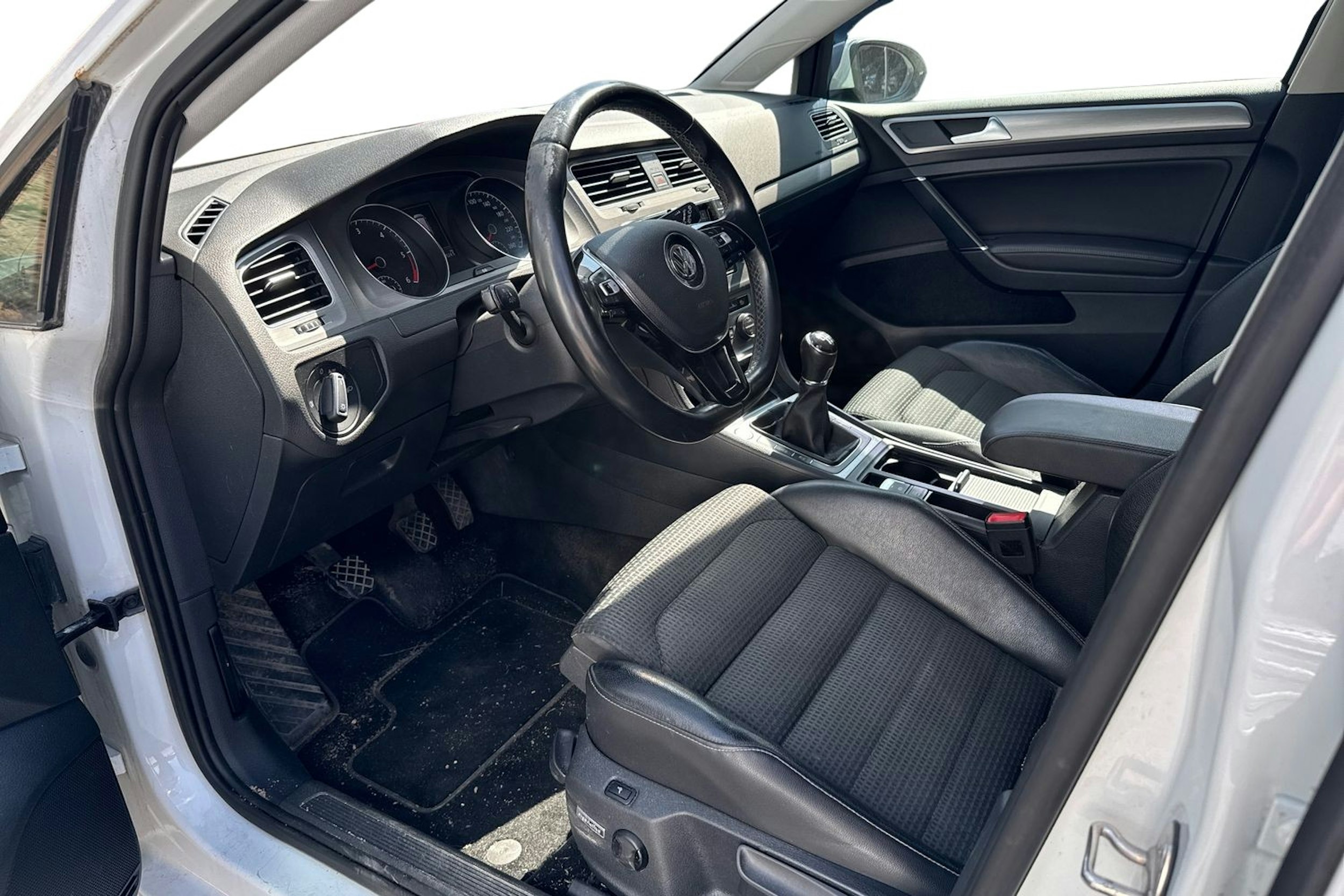 valkoinen Volkswagen Golf 2014 kuva 3.