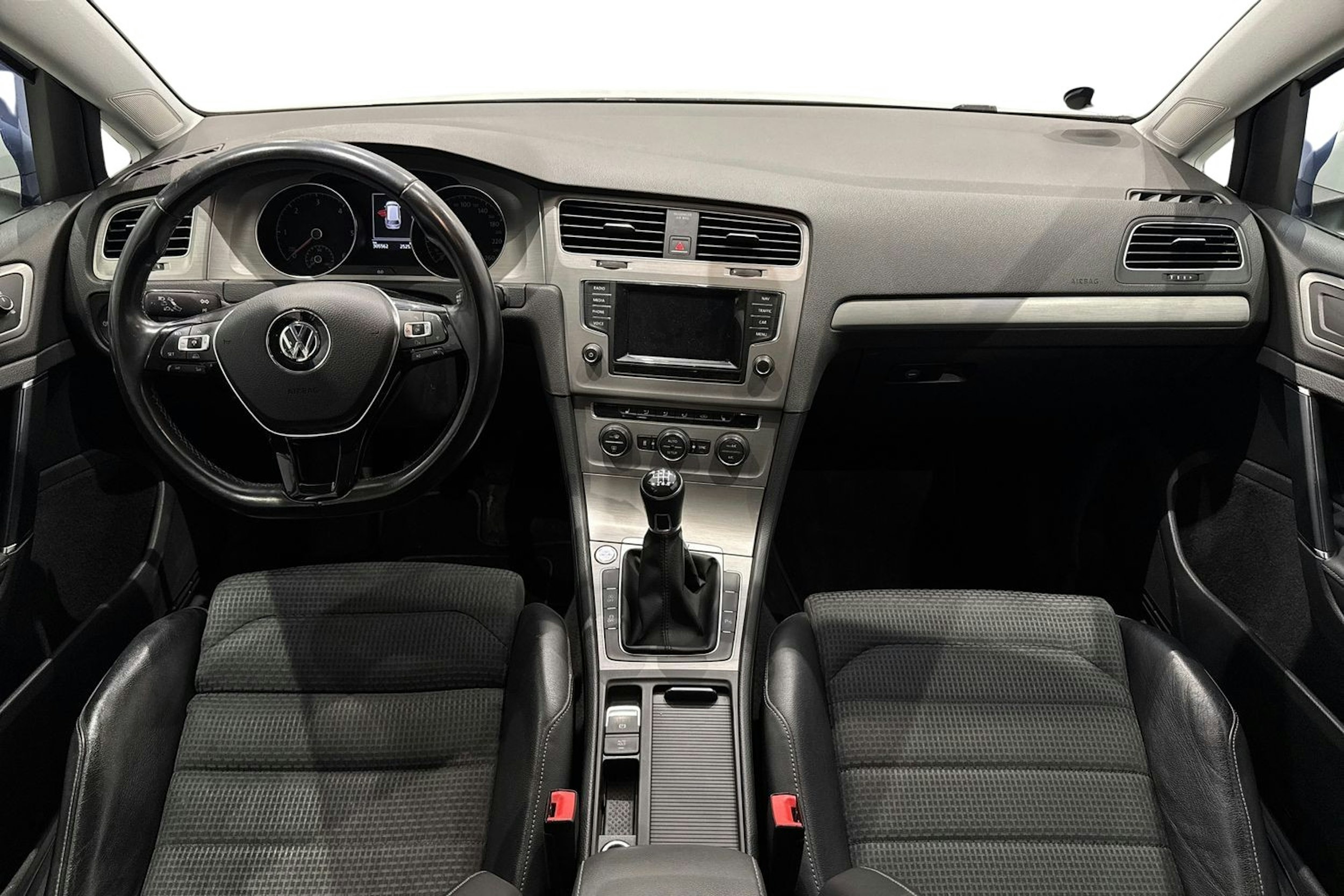 valkoinen Volkswagen Golf 2014 kuva 9.