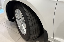 valkoinen Volkswagen Golf 2014 kuva 13.