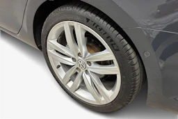 harmaa Volkswagen Golf 2014 kuva 9.