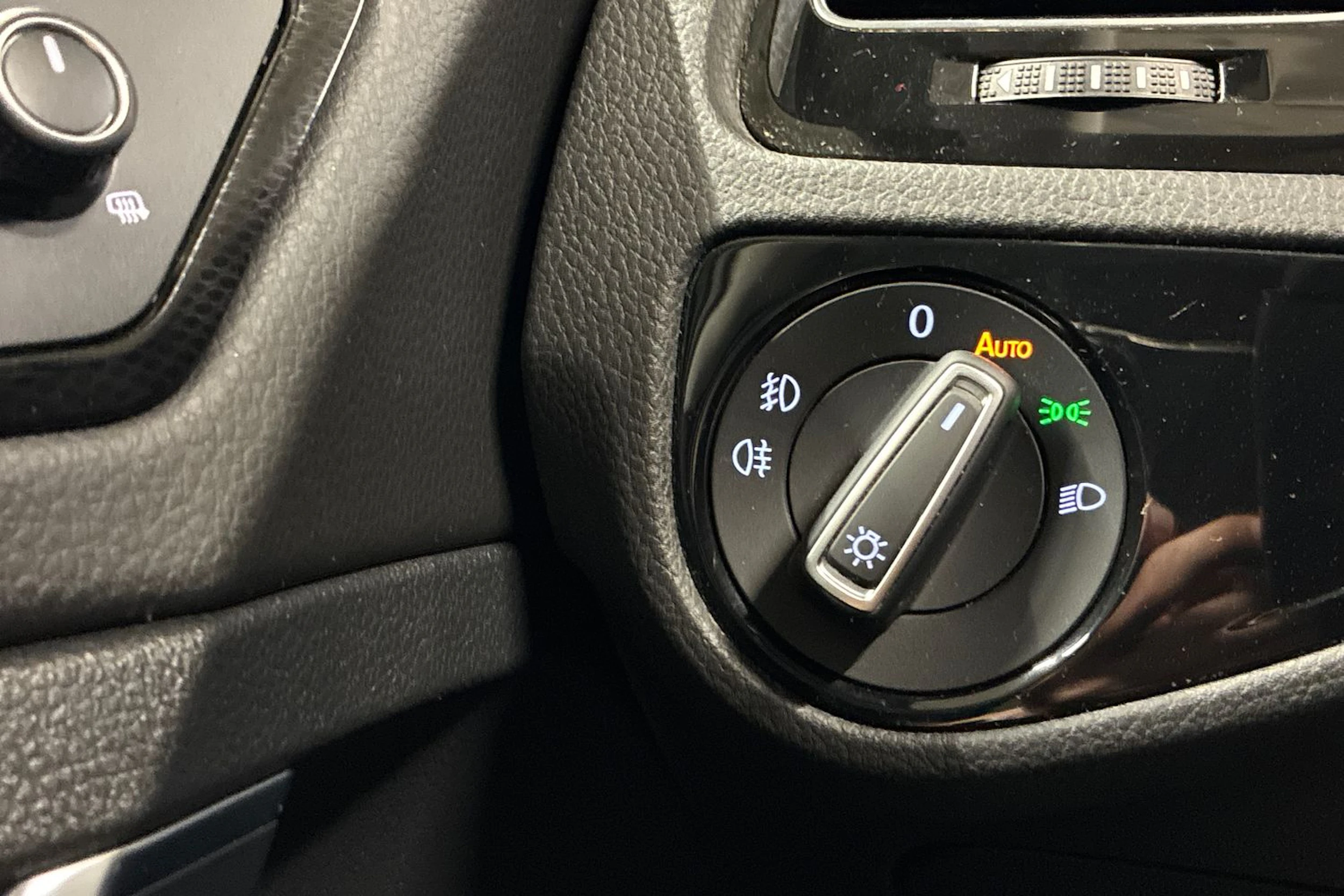harmaa Volkswagen Golf 2014 kuva 15.