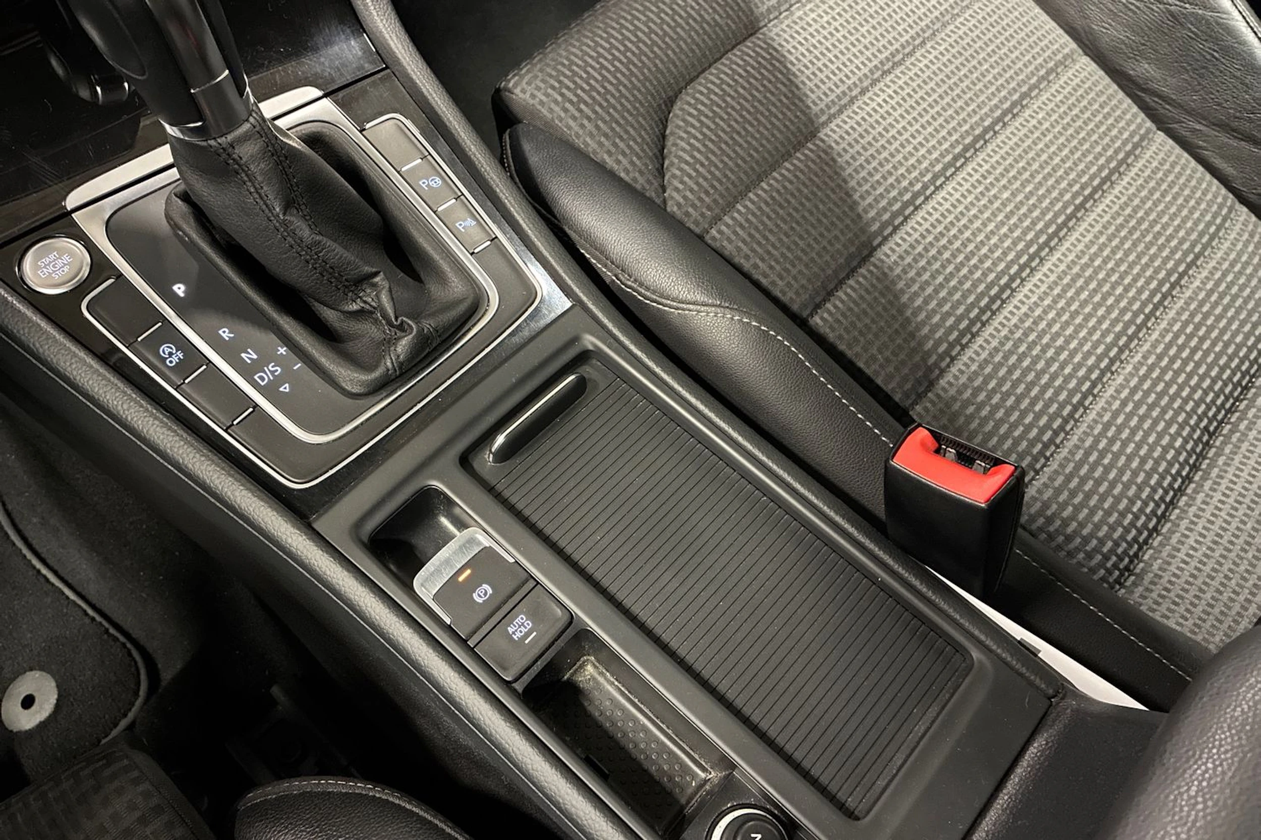 harmaa Volkswagen Golf 2014 kuva 18.