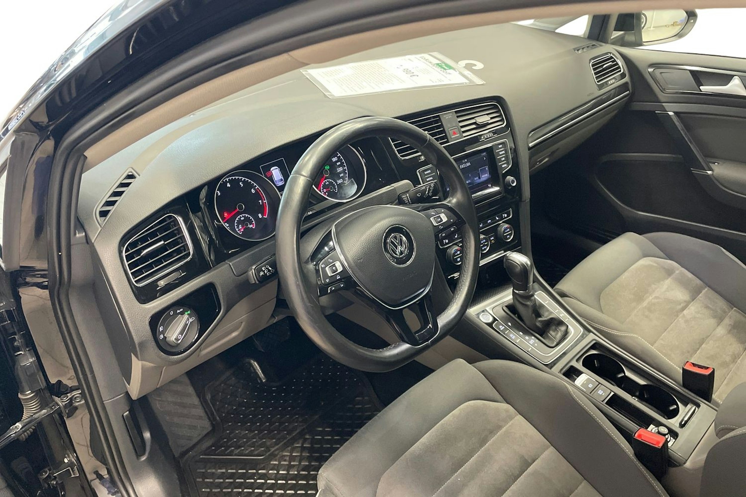 musta Volkswagen Golf 2014 kuva 7.