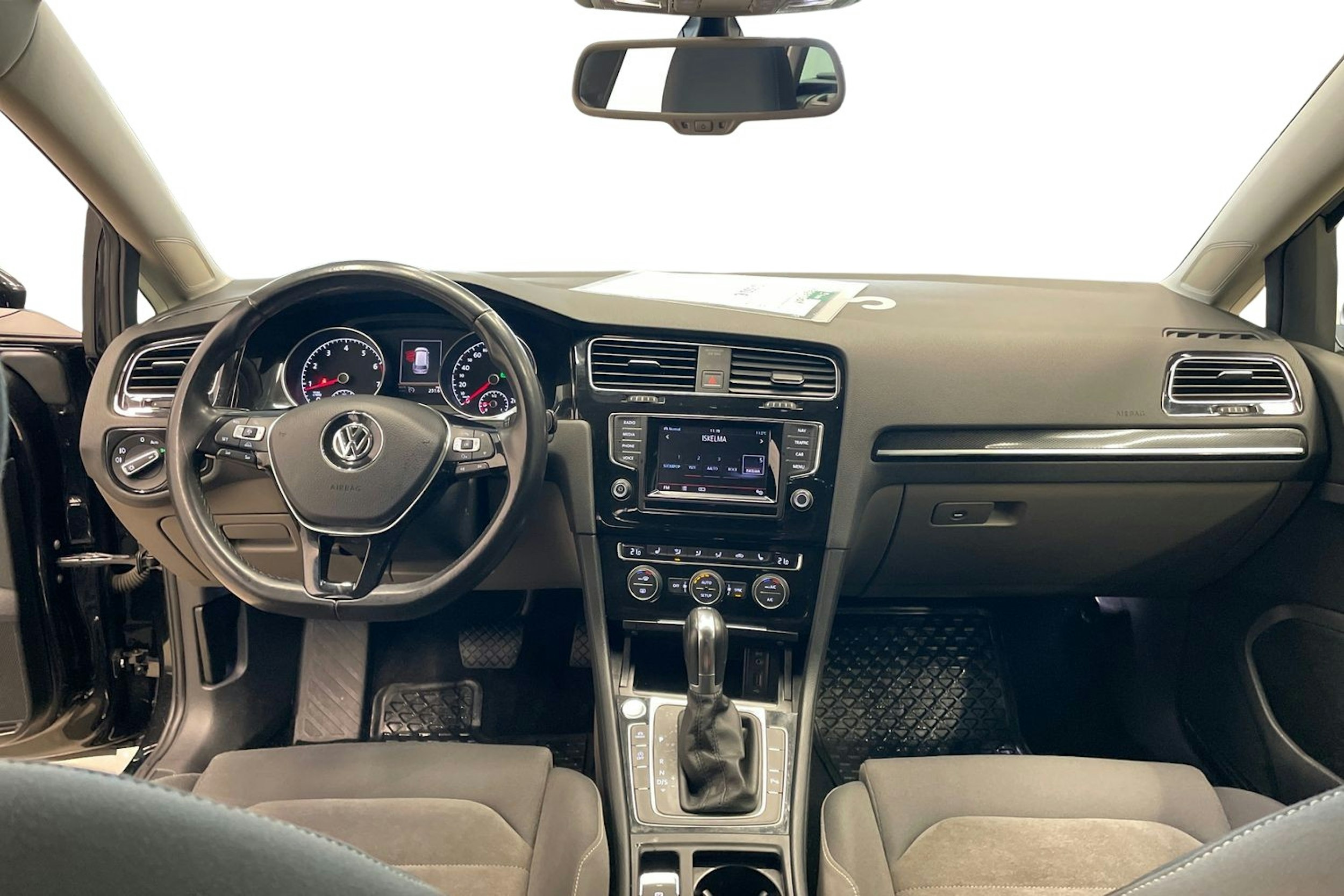 musta Volkswagen Golf 2014 kuva 9.