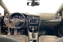 musta Volkswagen Golf 2014 kuva 9.
