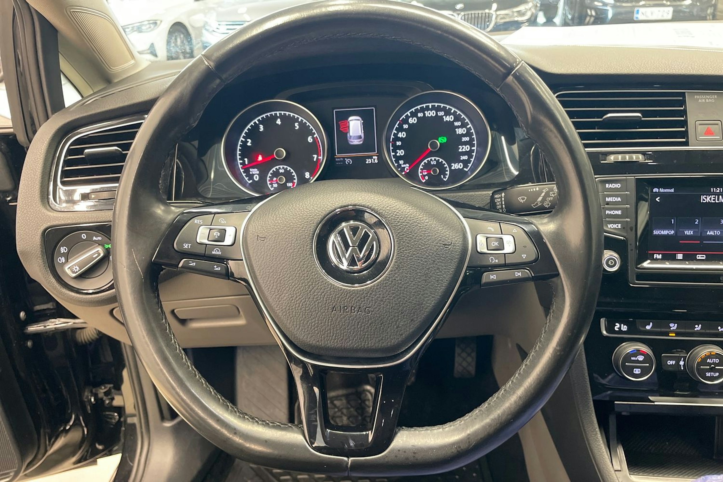 musta Volkswagen Golf 2014 kuva 14.