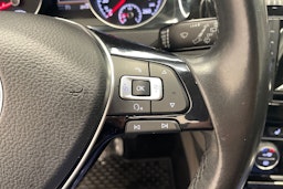 musta Volkswagen Golf 2014 kuva 15.