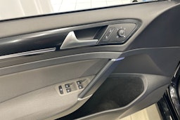musta Volkswagen Golf 2014 kuva 19.