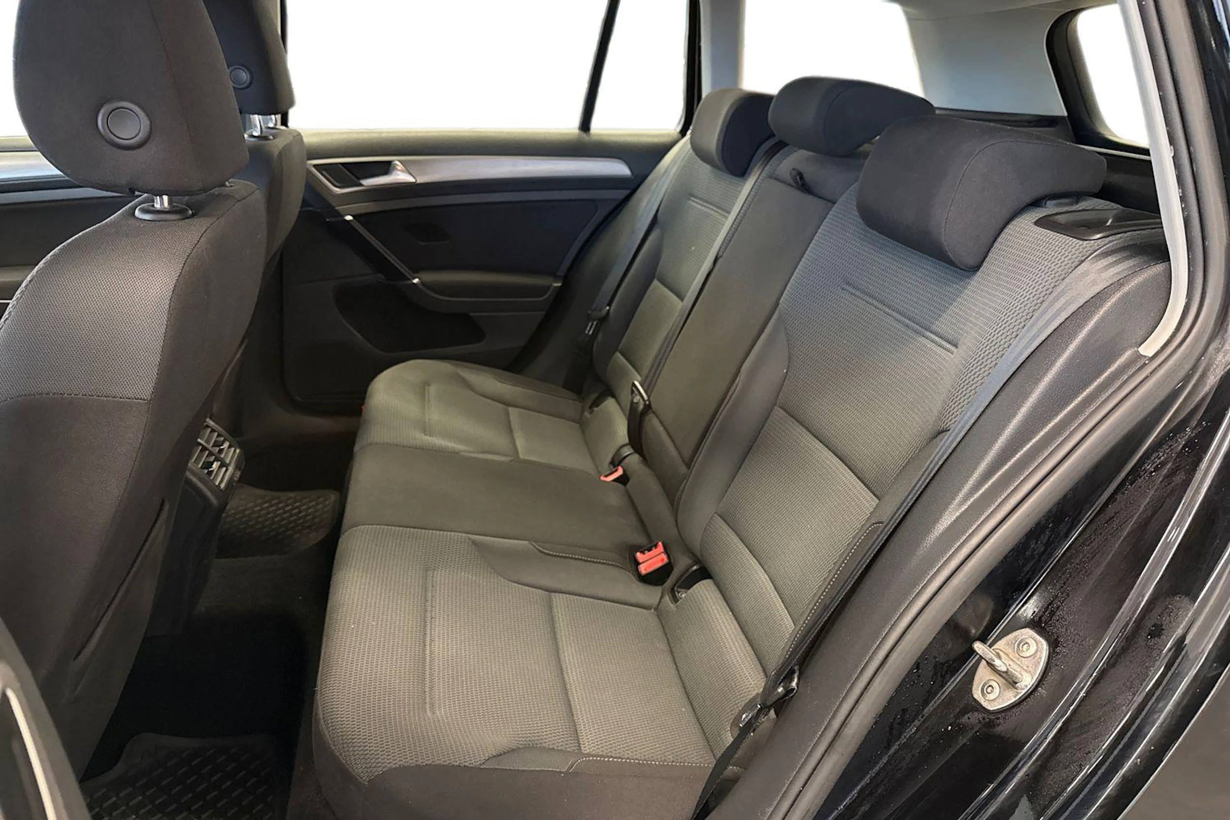 musta Volkswagen Golf 2014 kuva 8.