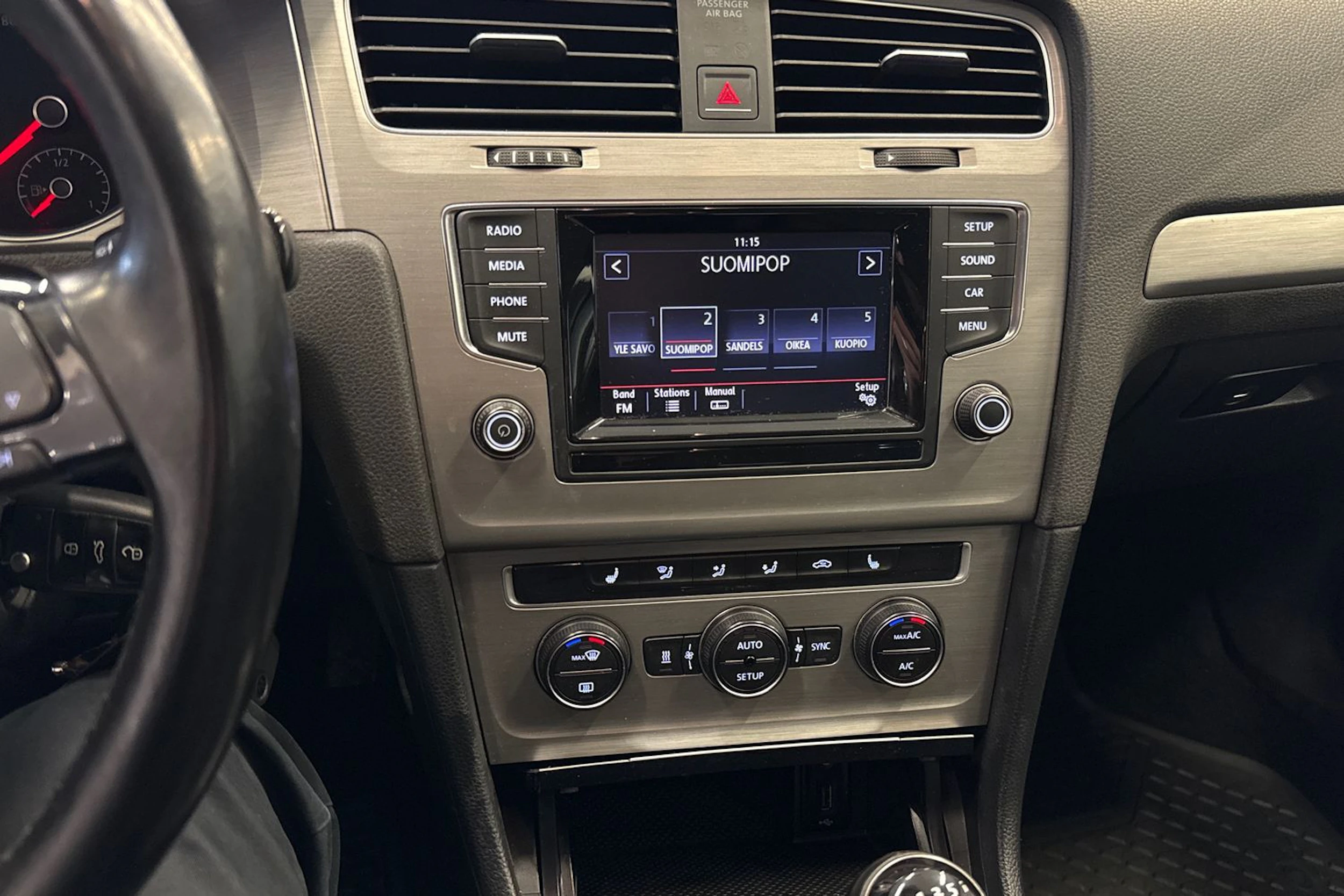 musta Volkswagen Golf 2014 kuva 14.