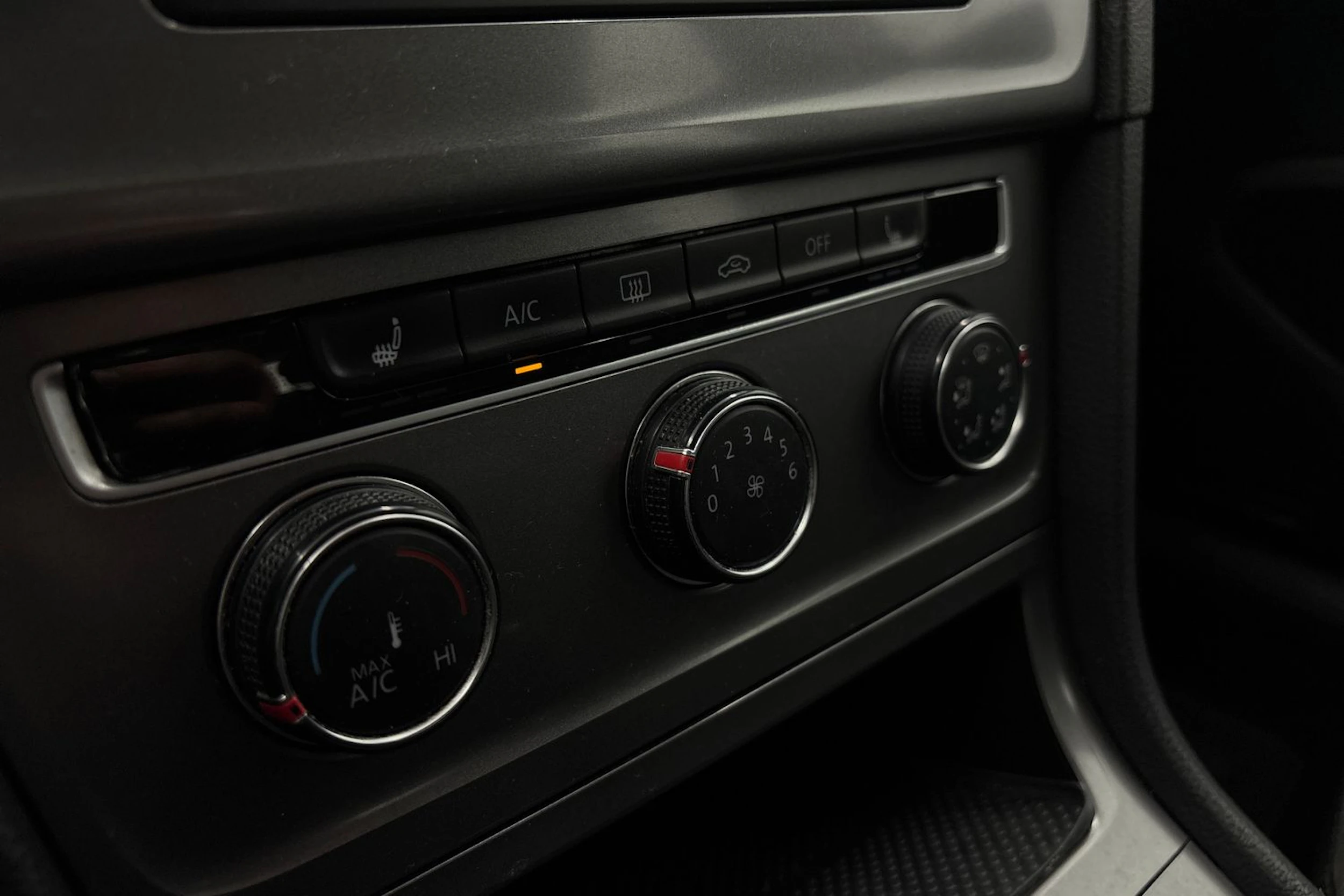 punainen Volkswagen Golf 2014 kuva 17.