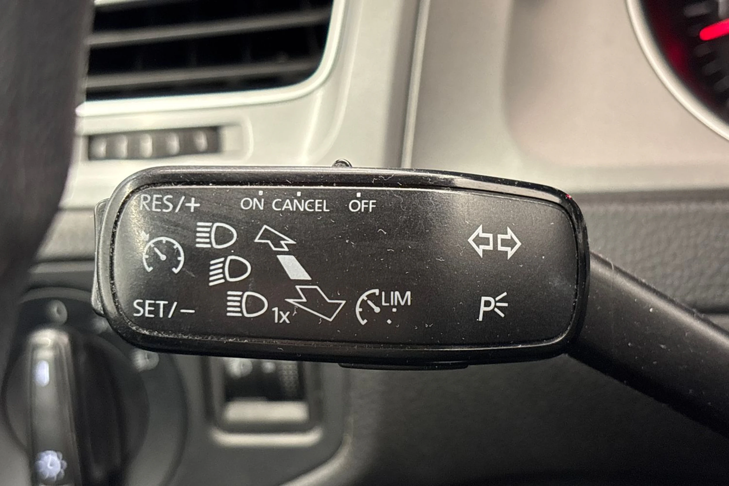 punainen Volkswagen Golf 2014 kuva 32.