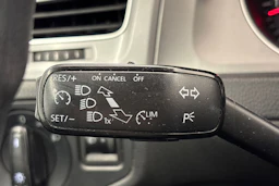 punainen Volkswagen Golf 2014 kuva 32.
