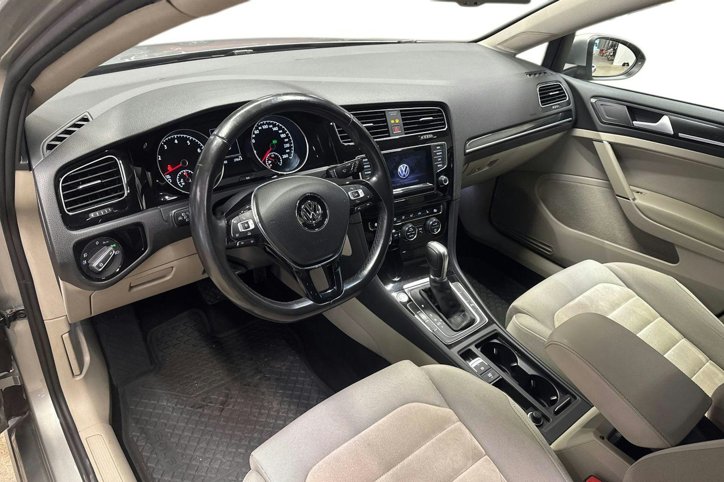 harmaa Volkswagen Golf 2014 kuva 7.