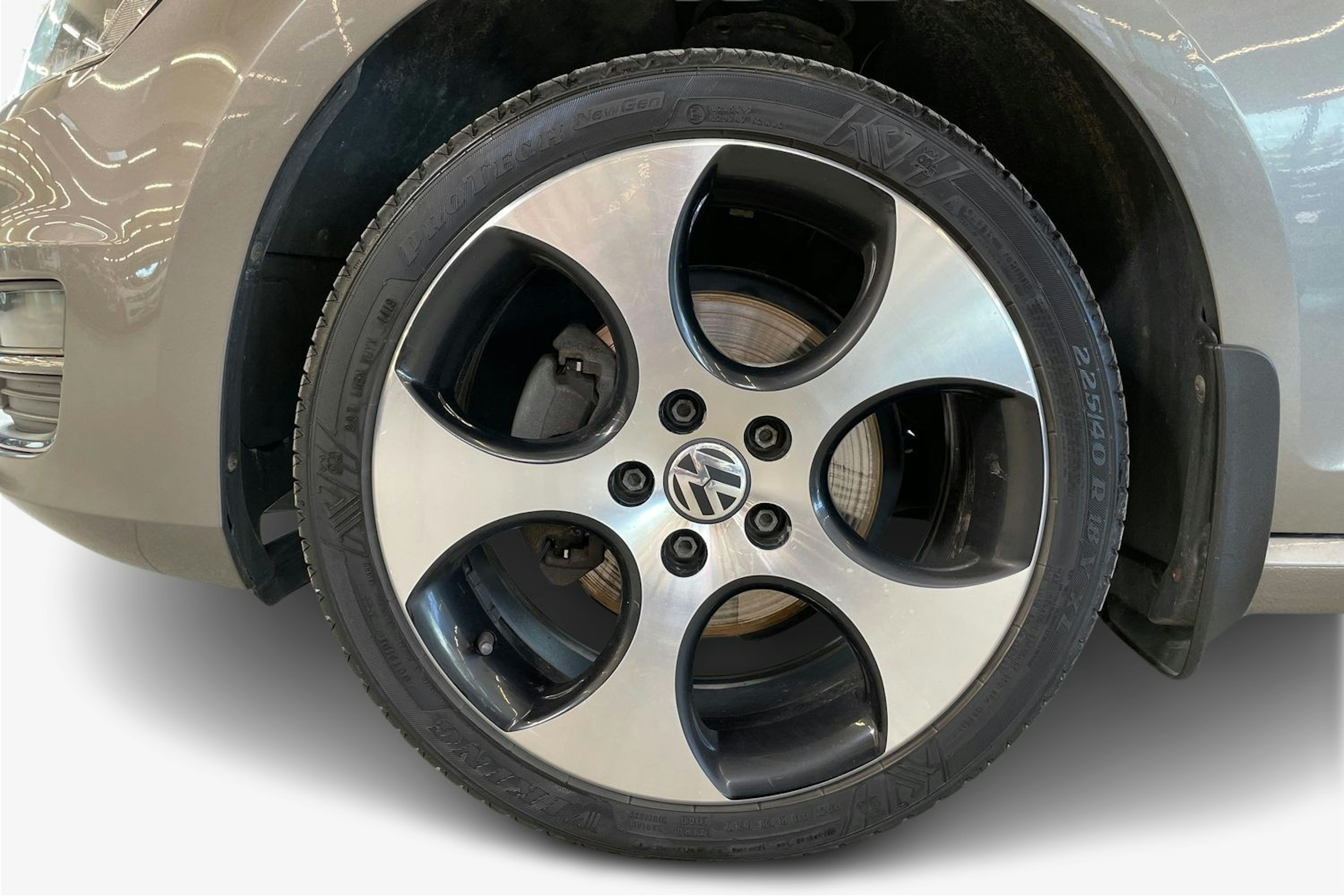 harmaa Volkswagen Golf 2014 kuva 11.