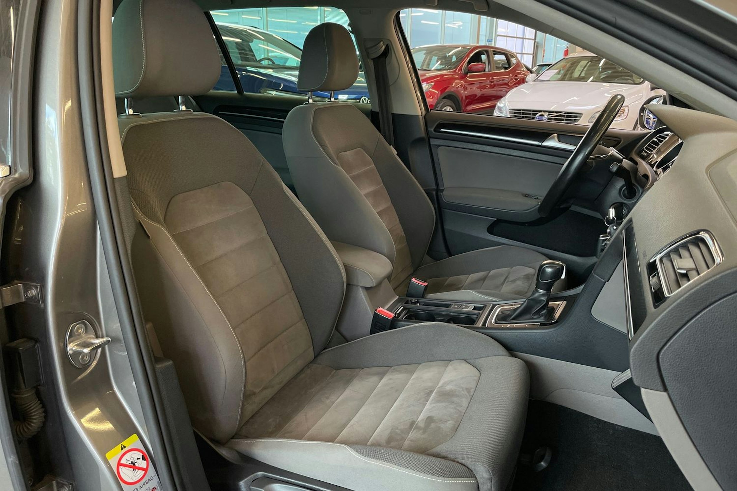 harmaa Volkswagen Golf 2014 kuva 23.