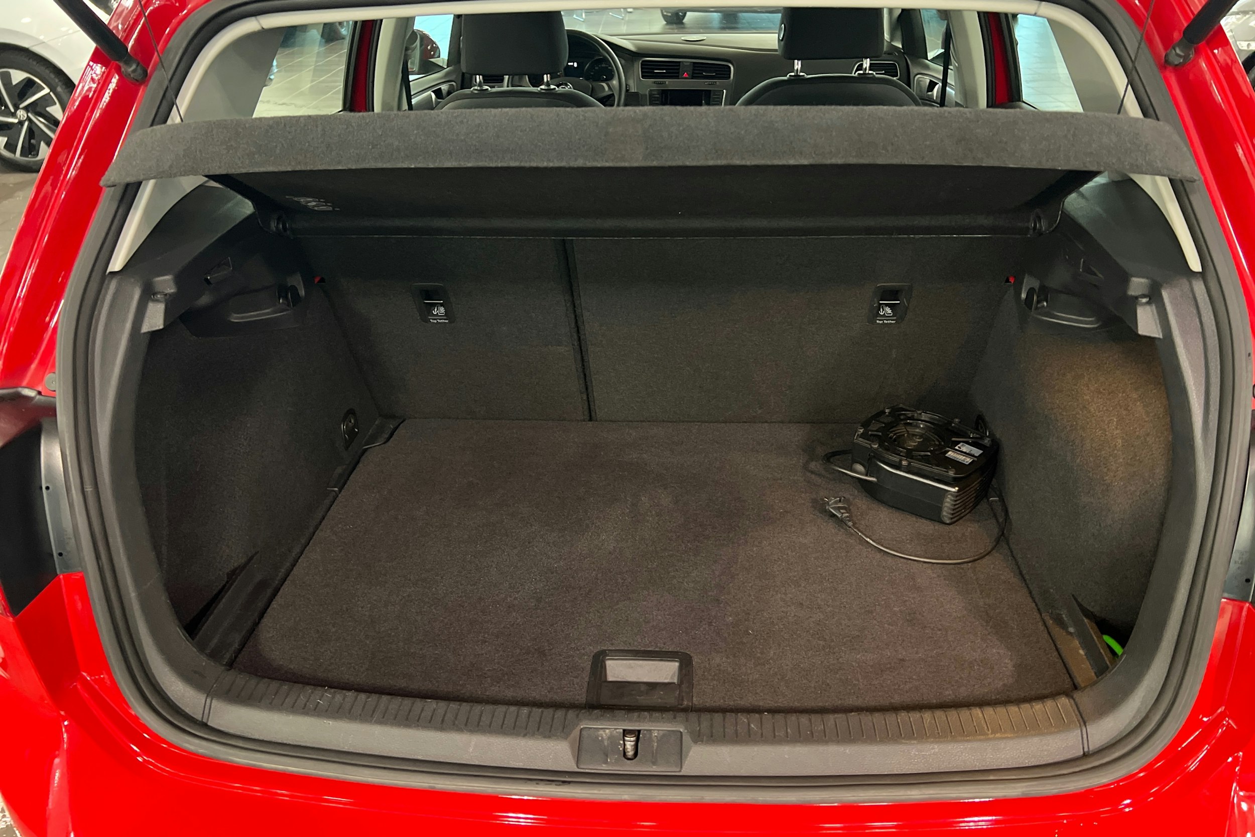 punainen Volkswagen Golf 2014 kuva 14.