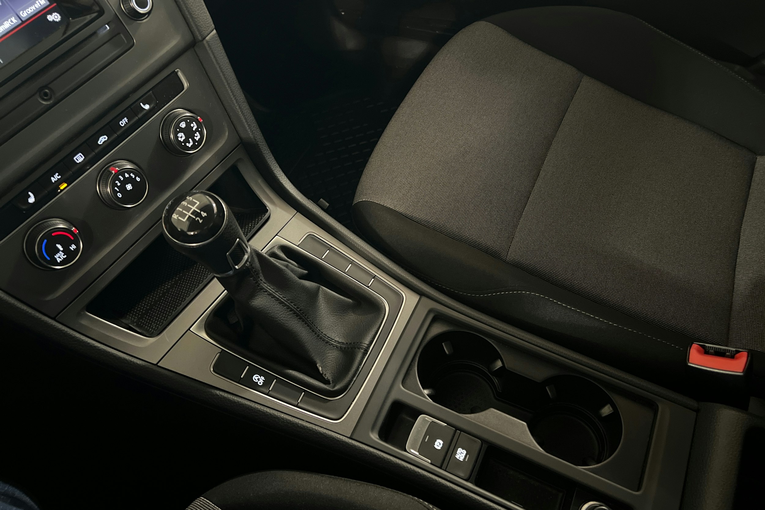 punainen Volkswagen Golf 2014 kuva 20.