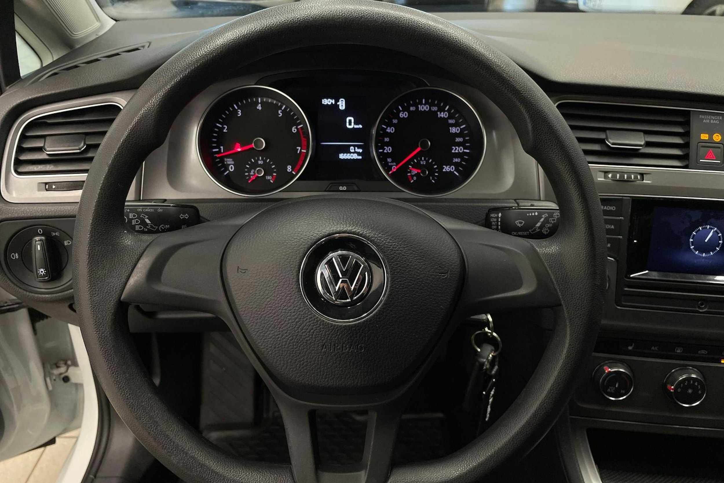 Valkoinen Volkswagen GOLF 2014 kuva 16.