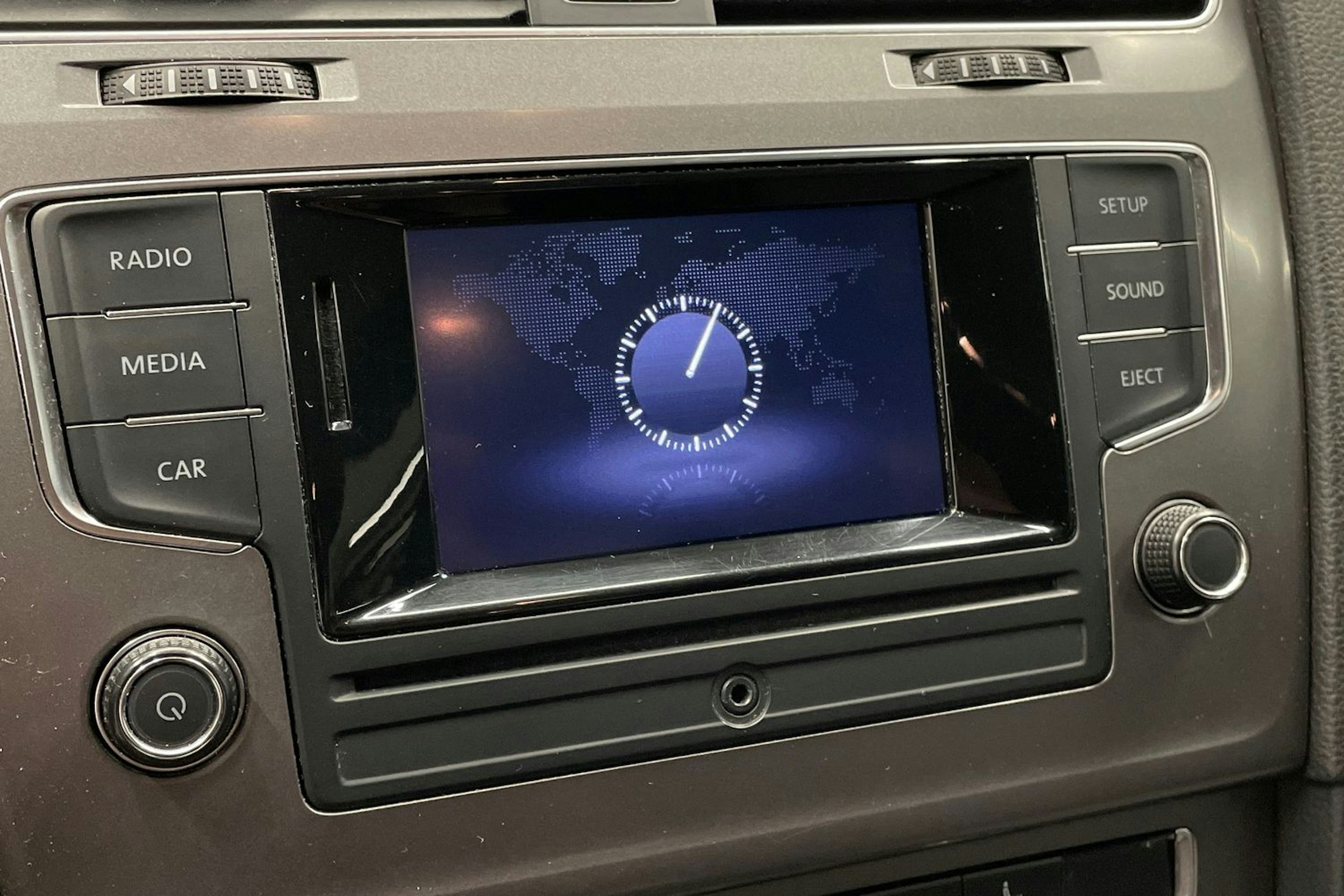 Valkoinen Volkswagen GOLF 2014 kuva 19.