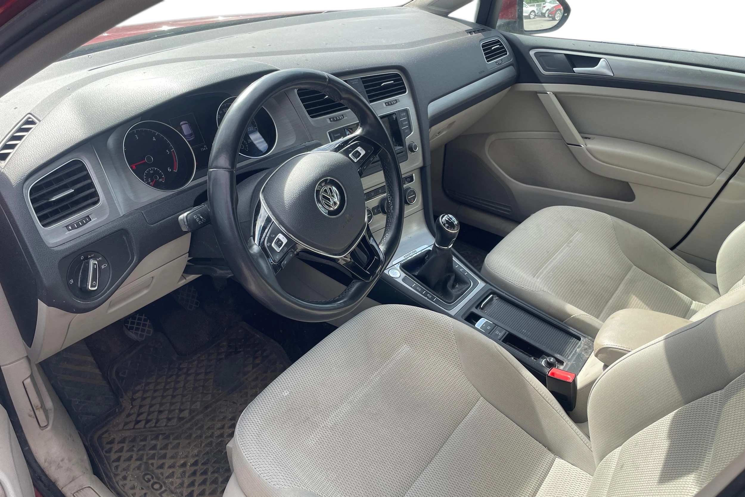 punainen Volkswagen Golf 2014 kuva 3.