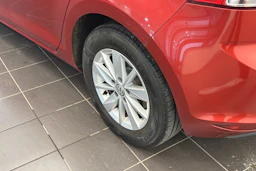 punainen Volkswagen Golf 2014 kuva 10.