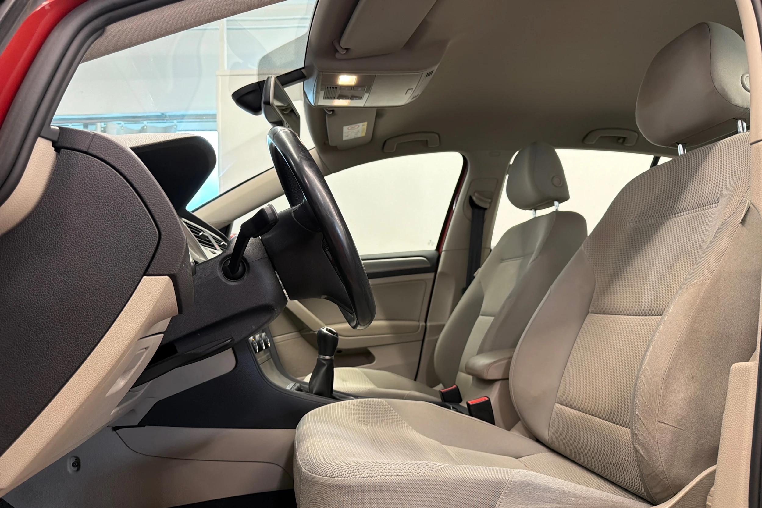 punainen Volkswagen Golf 2014 kuva 12.