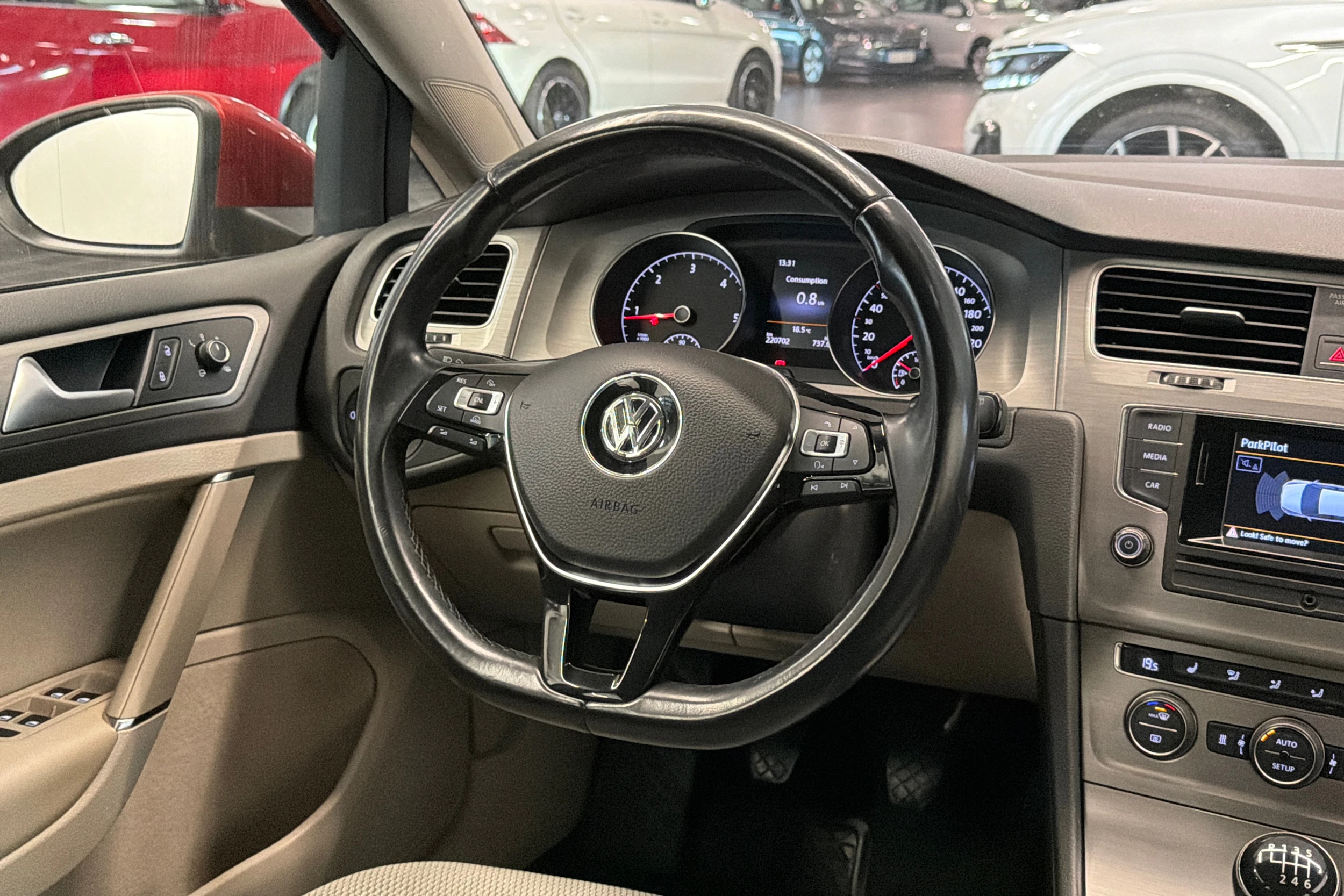 punainen Volkswagen Golf 2014 kuva 13.