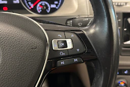 punainen Volkswagen Golf 2014 kuva 15.