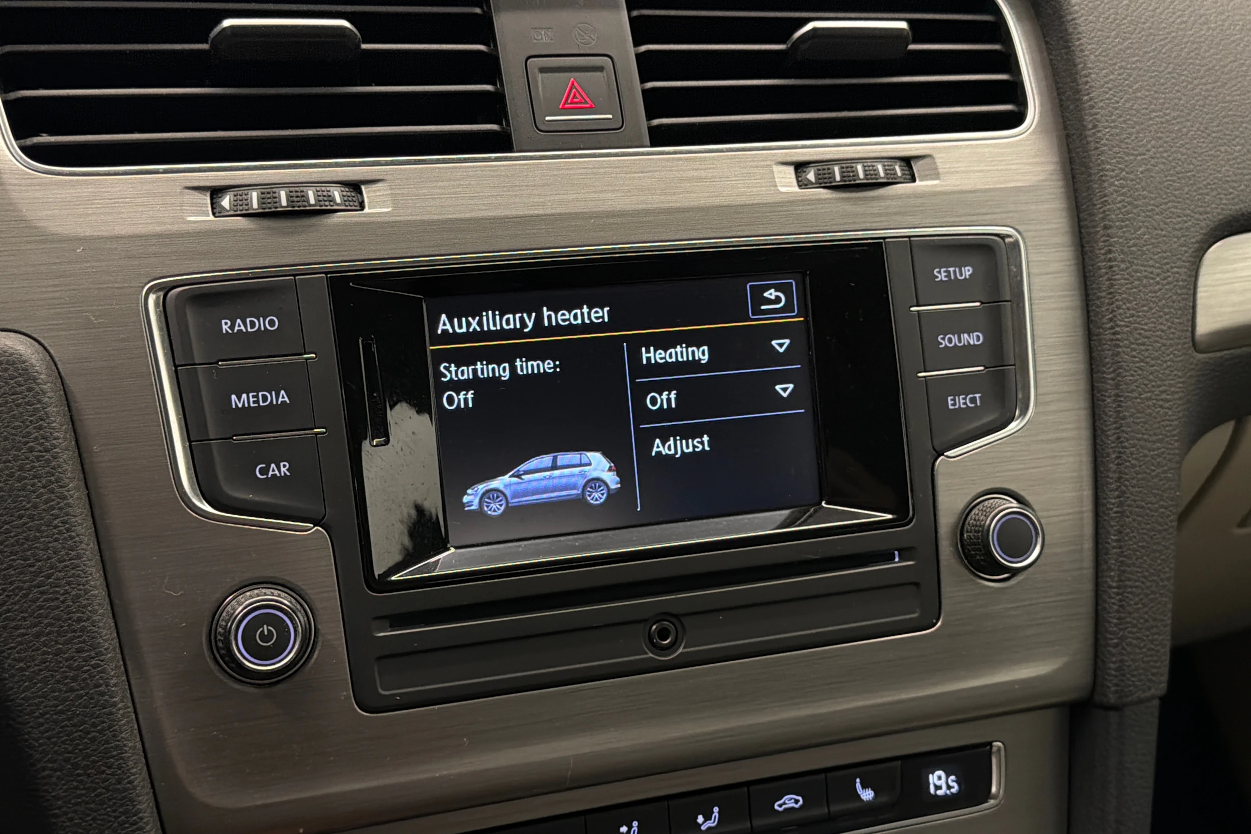 punainen Volkswagen Golf 2014 kuva 22.