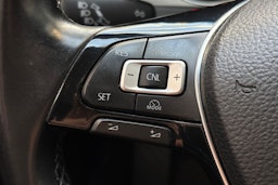 punainen Volkswagen Golf 2014 kuva 17.