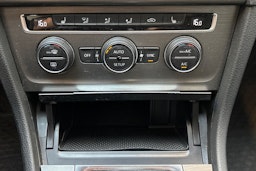 punainen Volkswagen Golf 2014 kuva 22.