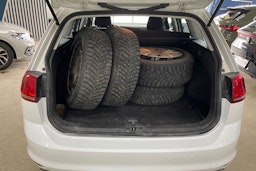 valkoinen Volkswagen Golf 2014 kuva 17.