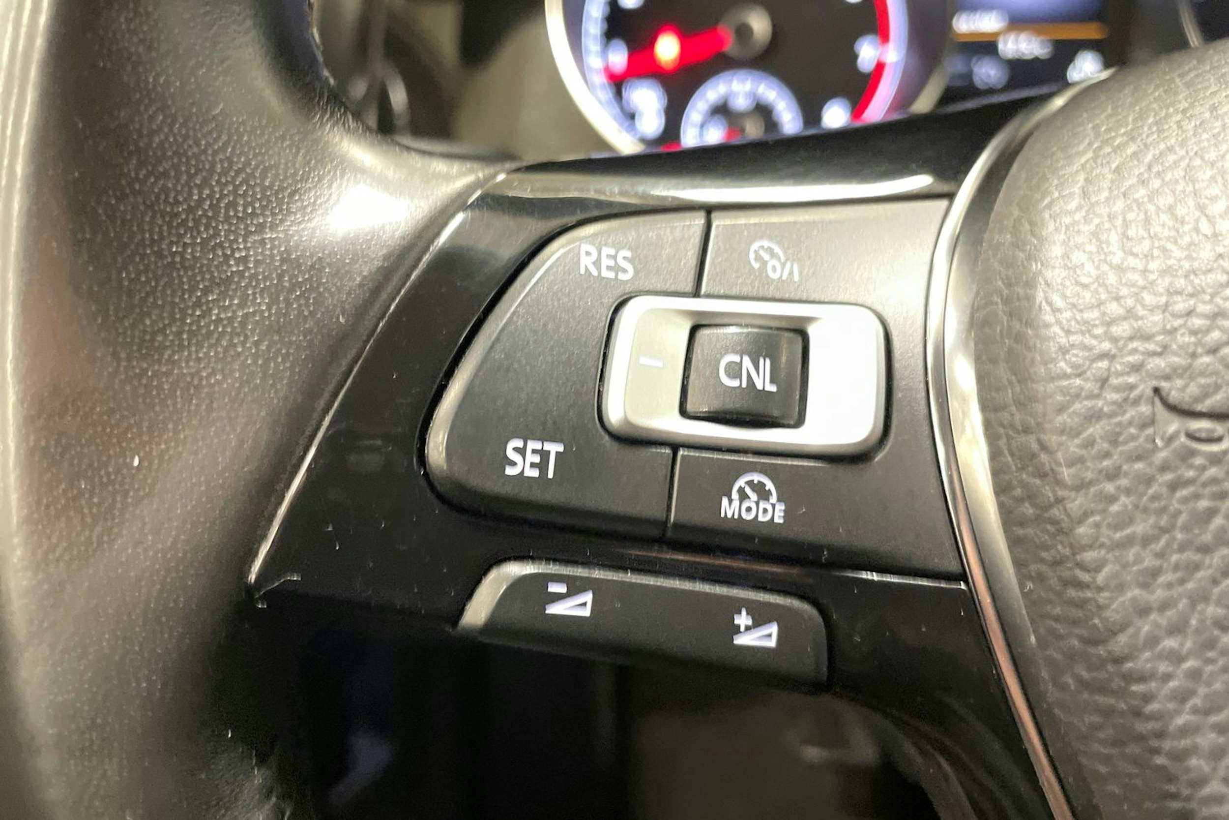 punainen Volkswagen Golf 2014 kuva 17.