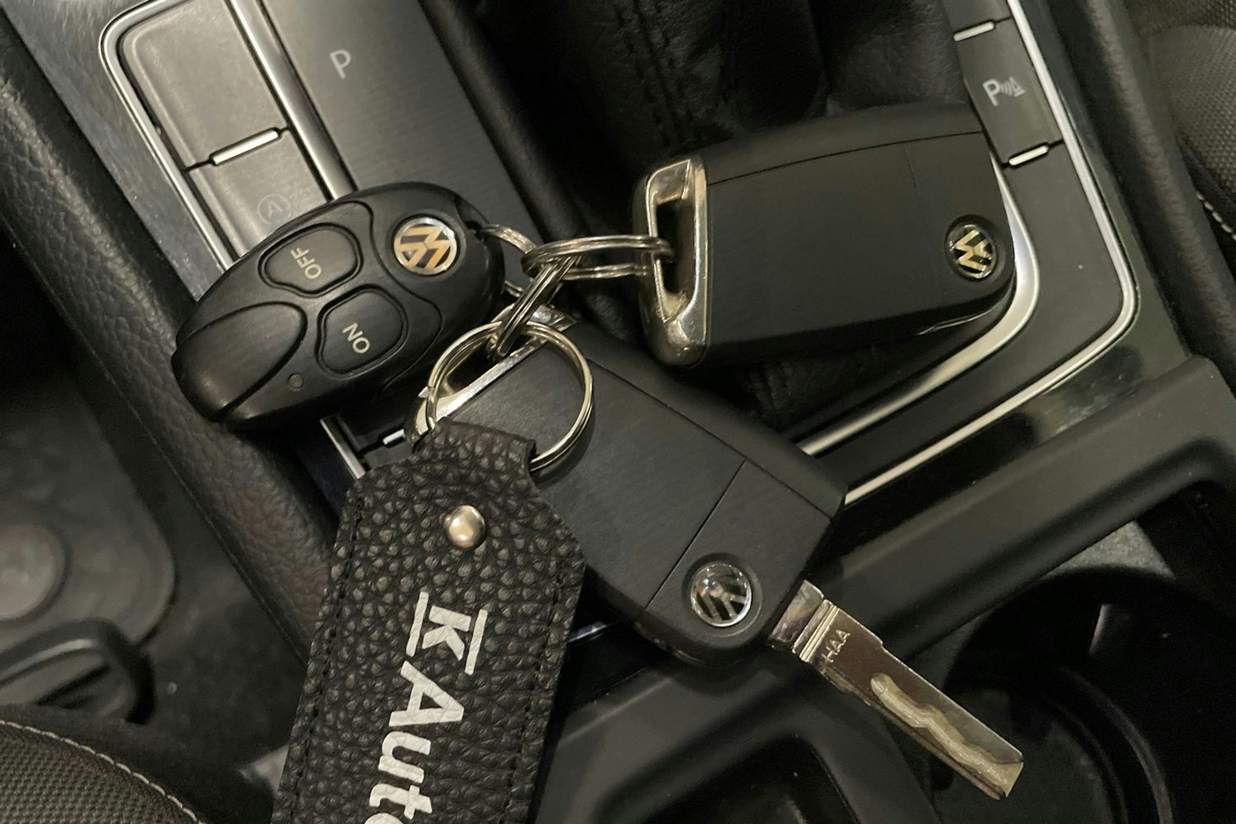 punainen Volkswagen Golf 2014 kuva 27.