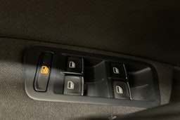 punainen Volkswagen Golf 2014 kuva 28.