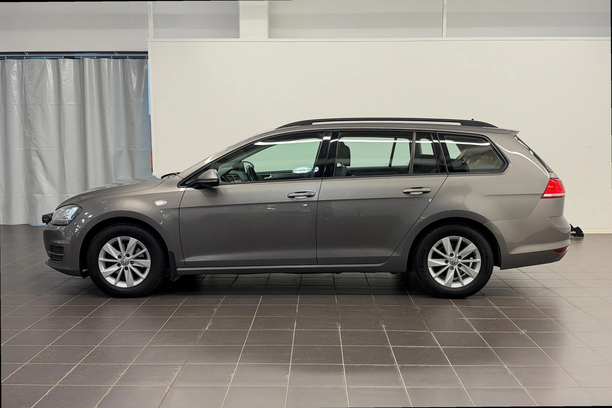harmaa Volkswagen Golf 2014 kuva 7.