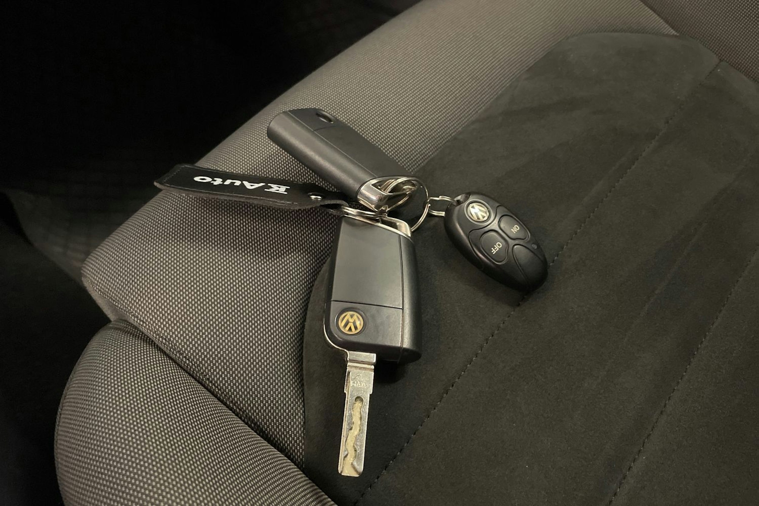 harmaa Volkswagen Golf 2014 kuva 16.