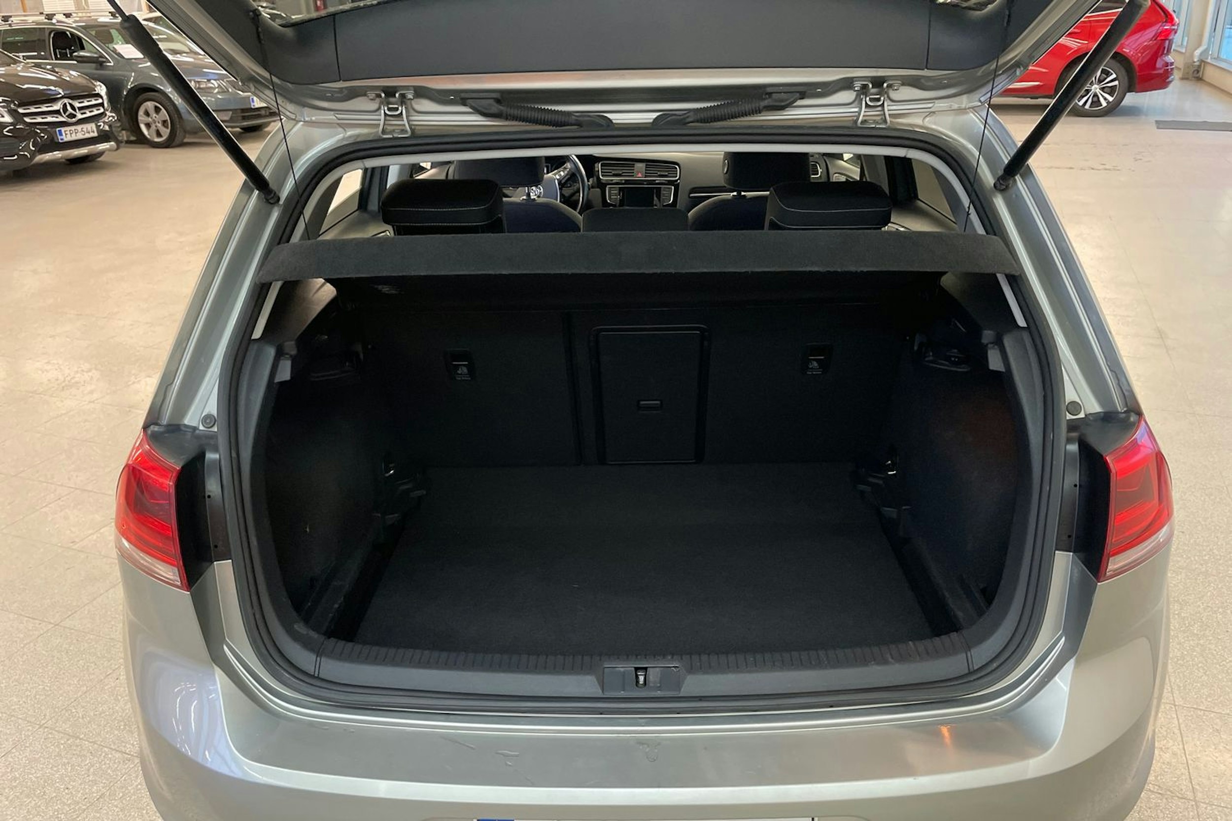 harmaa Volkswagen Golf 2014 kuva 17.