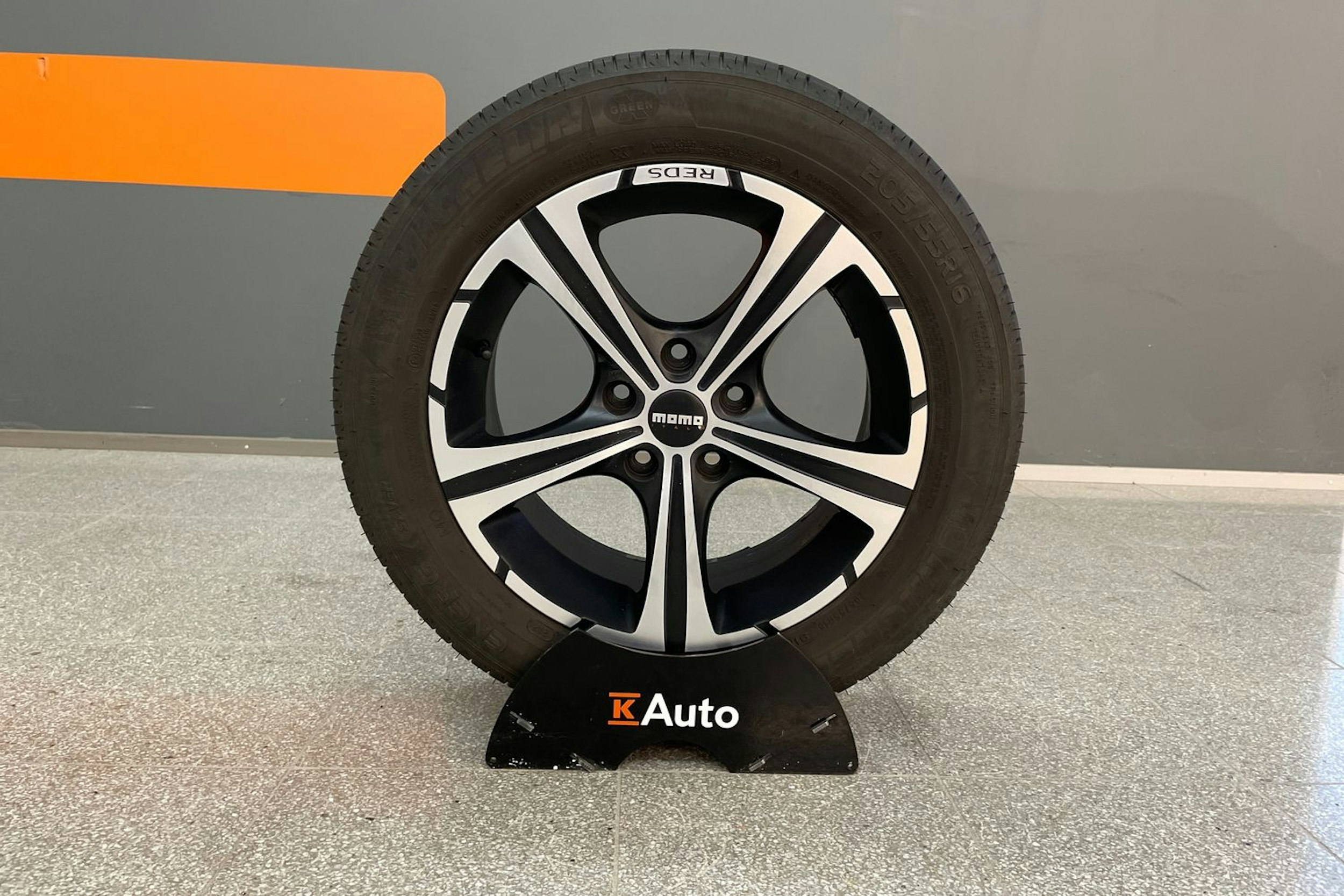 harmaa Volkswagen Golf 2014 kuva 18.