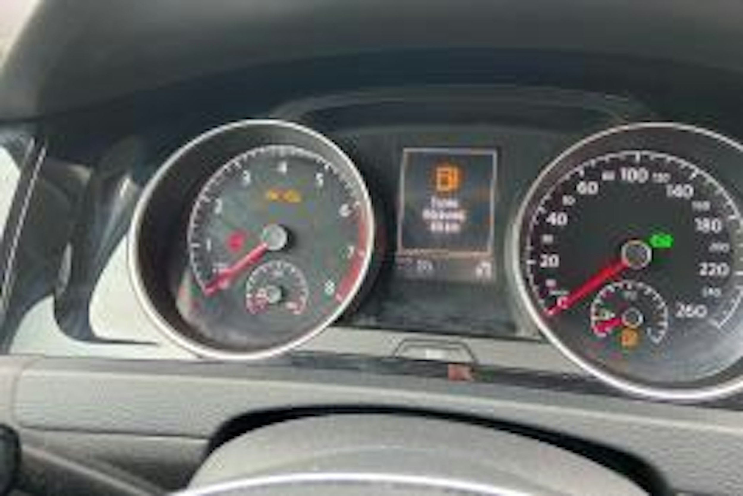 punainen Volkswagen Golf 2014 kuva 14.