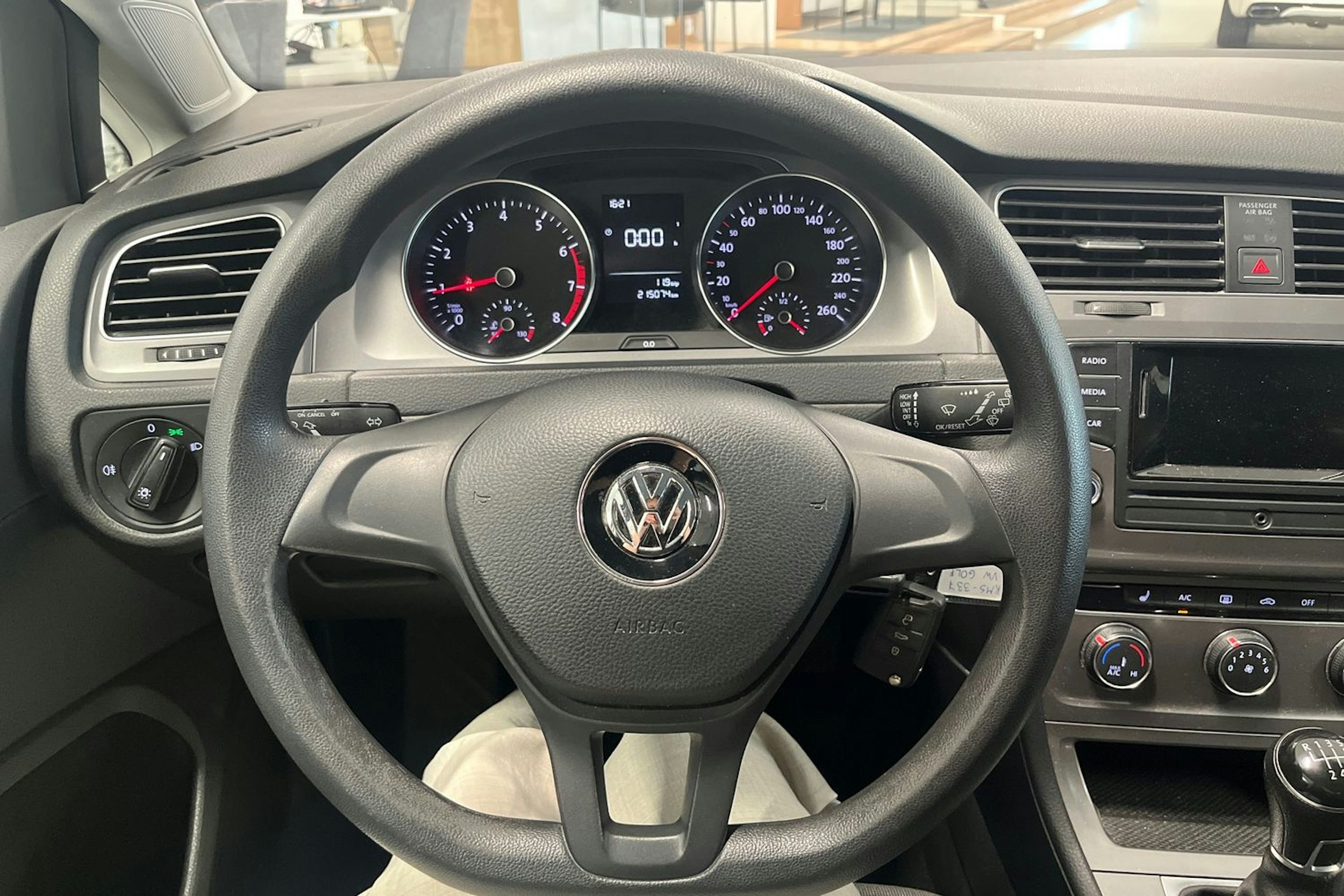 harmaa Volkswagen Golf 2014 kuva 16.