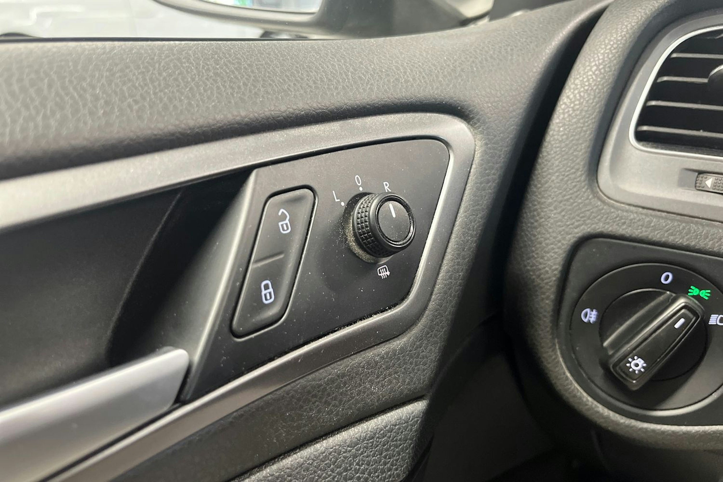 harmaa Volkswagen Golf 2014 kuva 20.