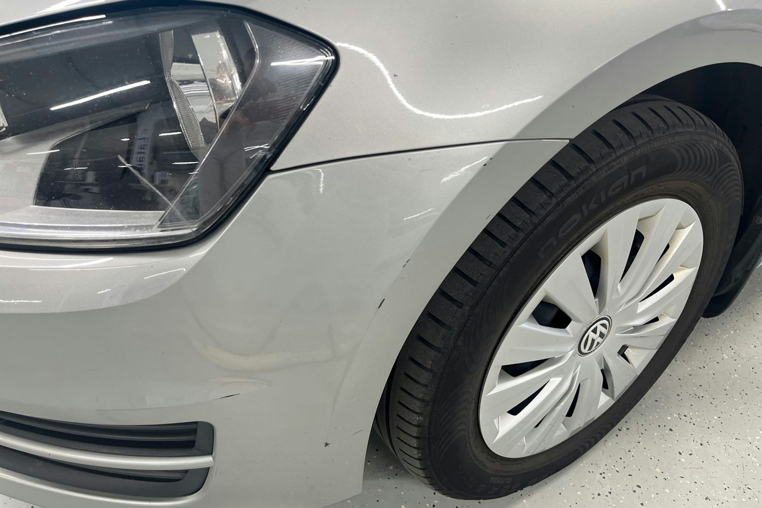 harmaa Volkswagen Golf 2014 kuva 29.