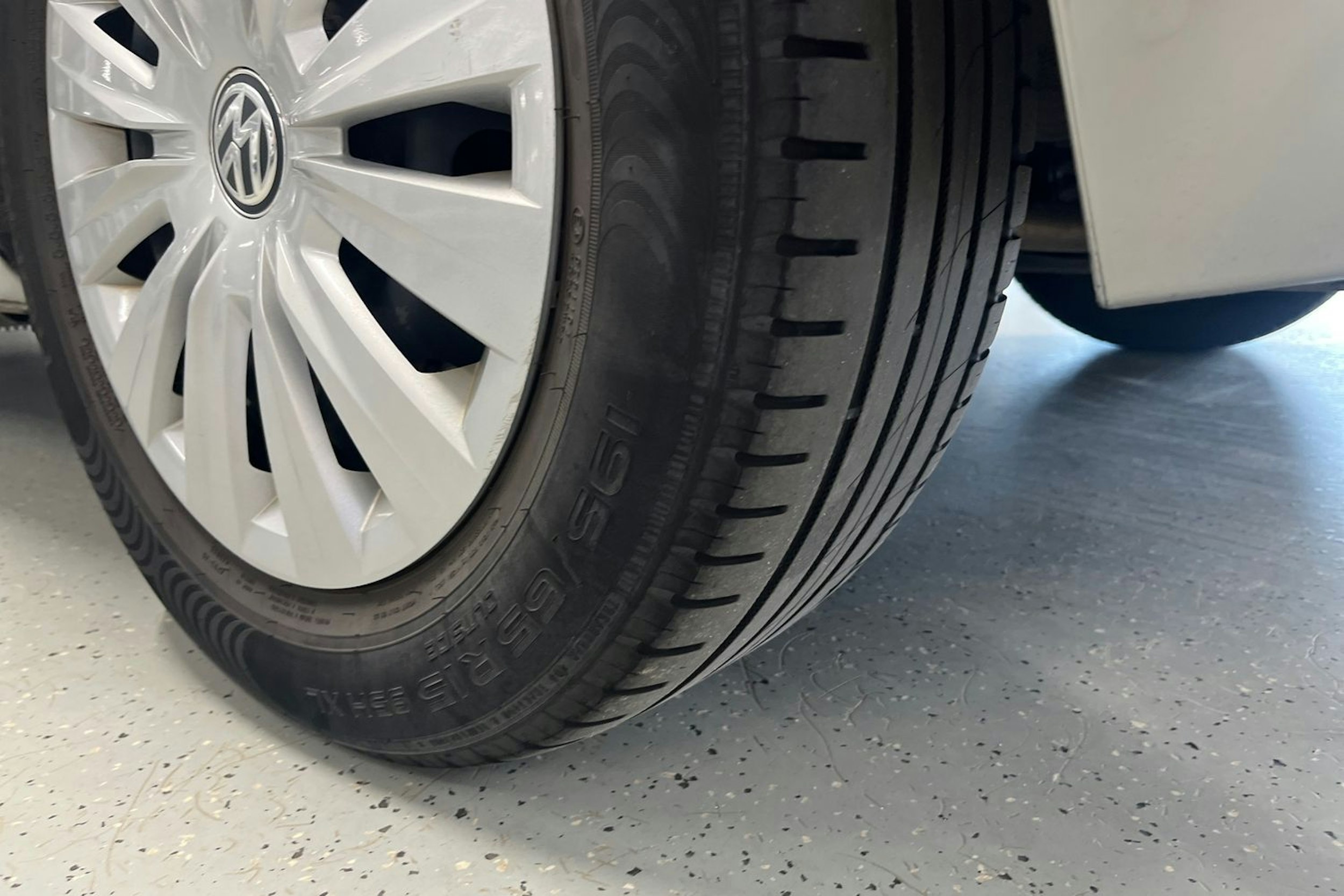 harmaa Volkswagen Golf 2014 kuva 31.