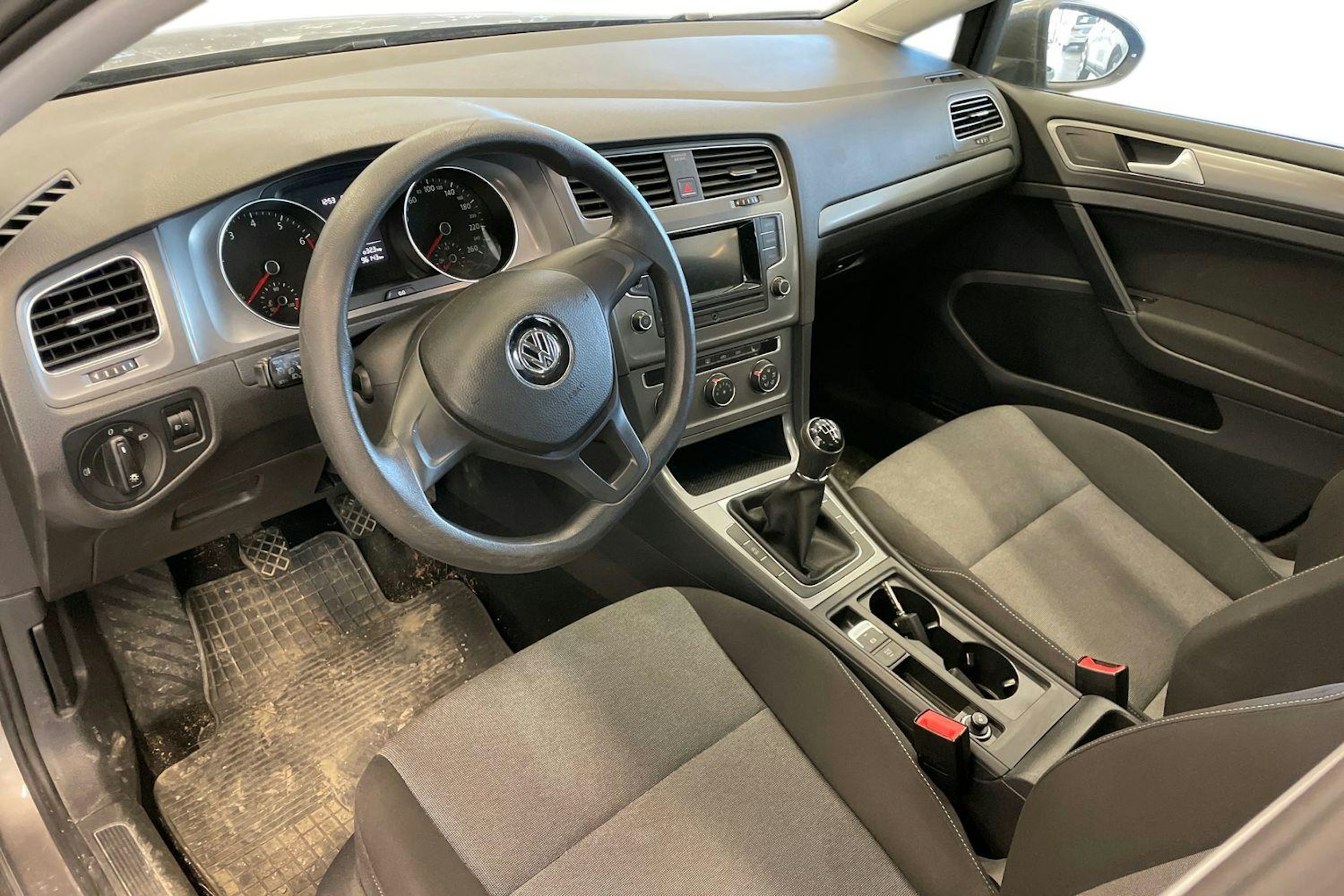 harmaa Volkswagen Golf 2014 kuva 3.