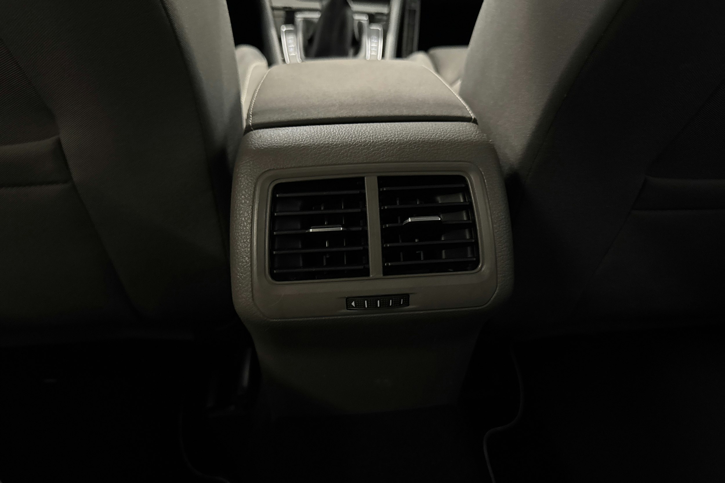 Valkoinen Volkswagen GOLF 2014 kuva 16.