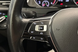 Valkoinen Volkswagen GOLF 2014 kuva 22.